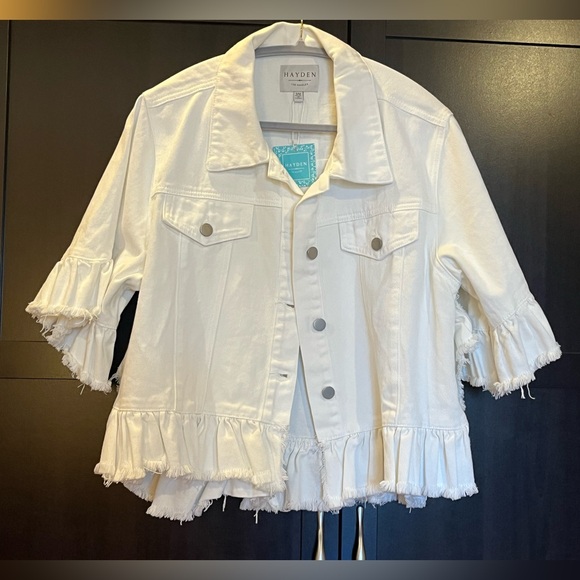 Ruffled denim / jean jacket w/ distressed hems. Buttoned up, oversized. White. M - Picture 6 of 13